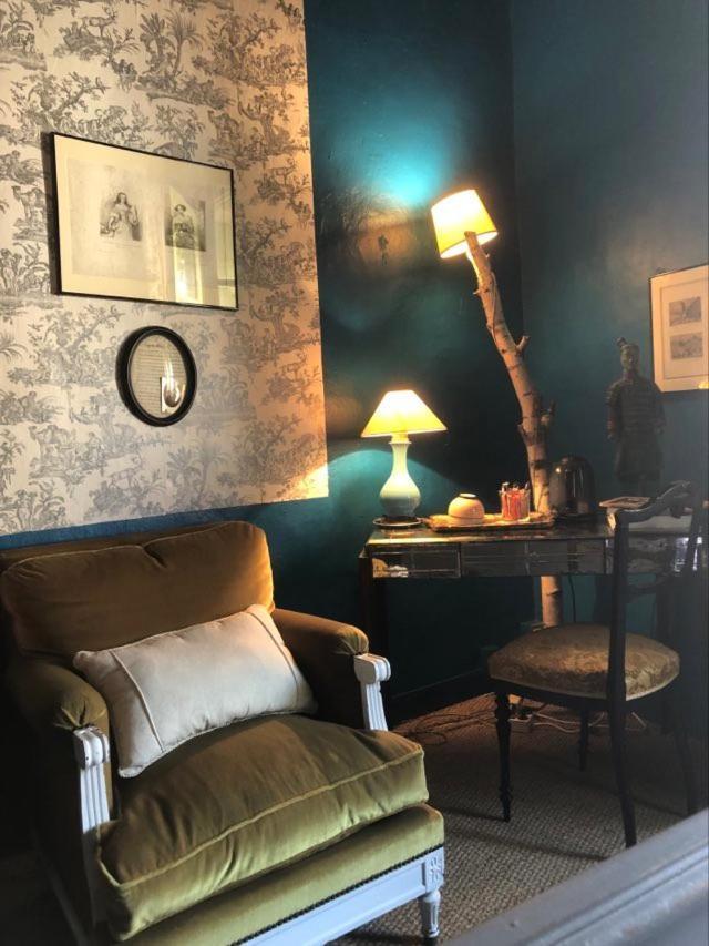 Maison D'Hotes "Les Volets Verts" Et Sa Brocante Ecueille Kültér fotó