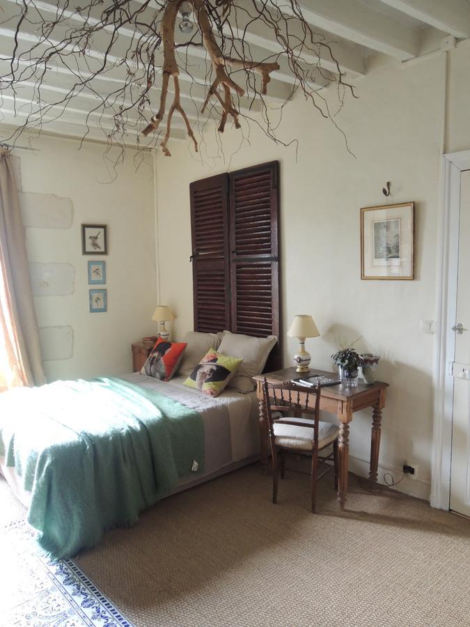 Maison D'Hotes "Les Volets Verts" Et Sa Brocante Ecueille Kültér fotó