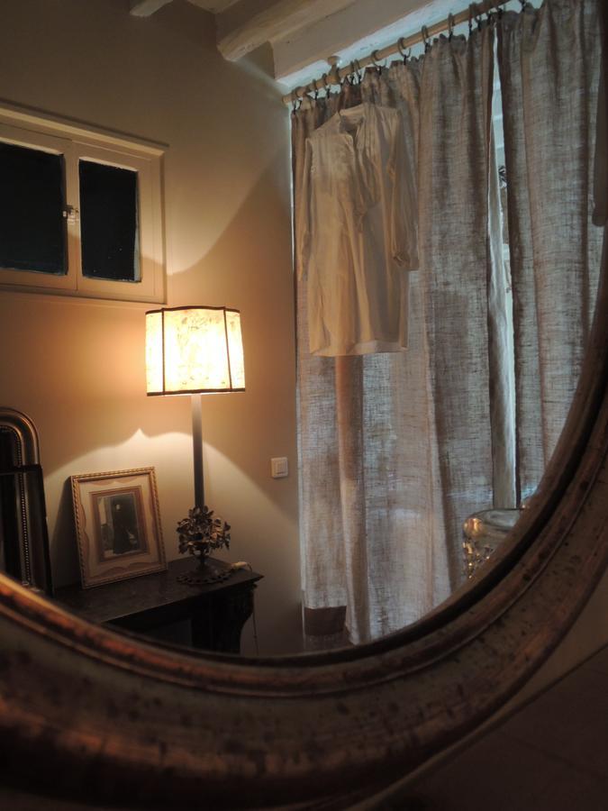 Maison D'Hotes "Les Volets Verts" Et Sa Brocante Ecueille Kültér fotó