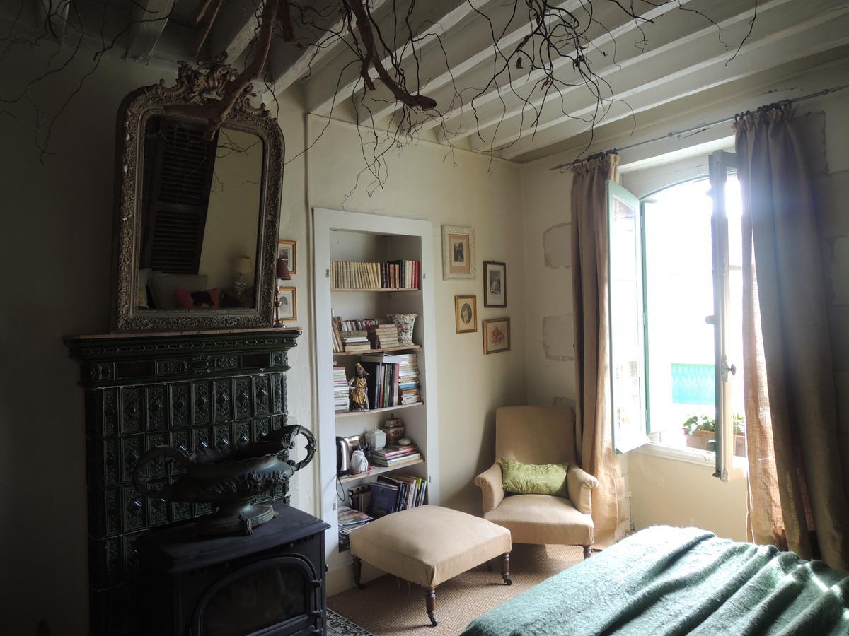 Maison D'Hotes "Les Volets Verts" Et Sa Brocante Ecueille Kültér fotó